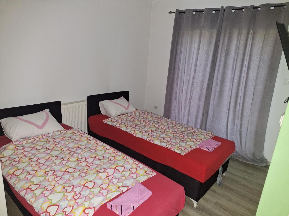 Apartmani Lana SJJ Exterior foto