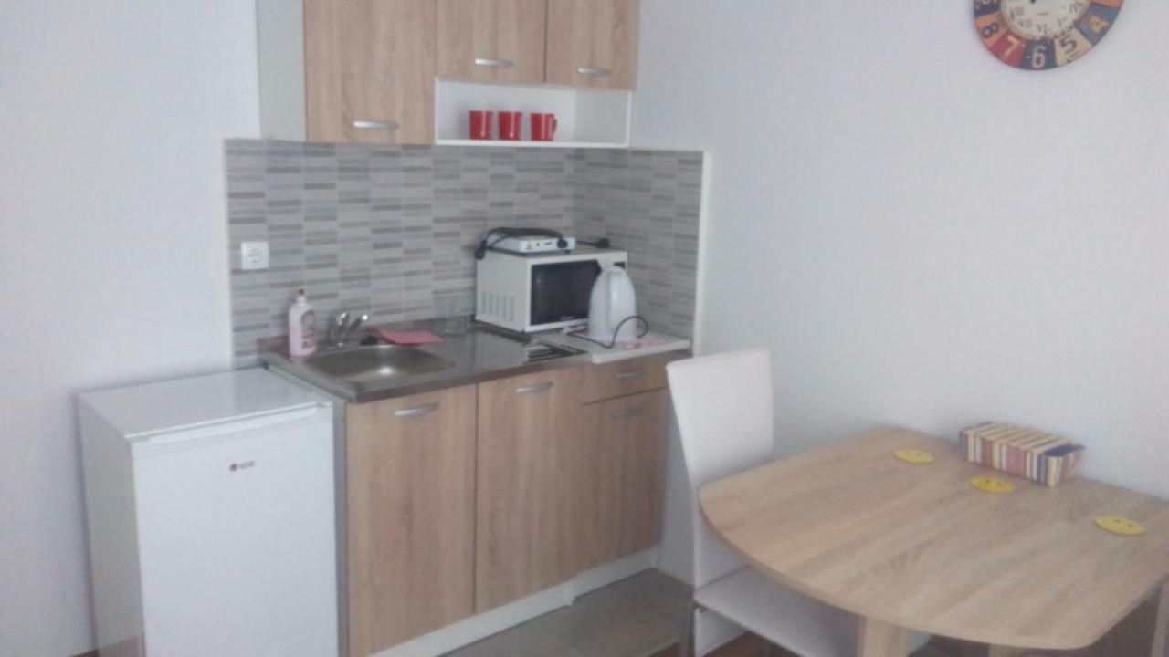 Apartmani Lana SJJ Exterior foto